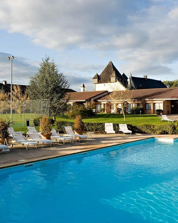 chateau pizay piscine