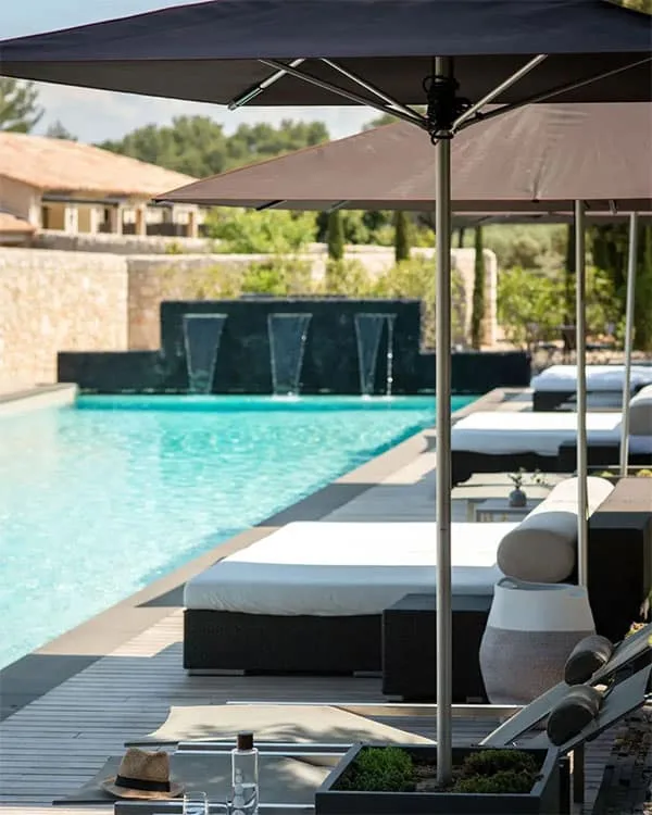 domaine la pierre blanche piscine