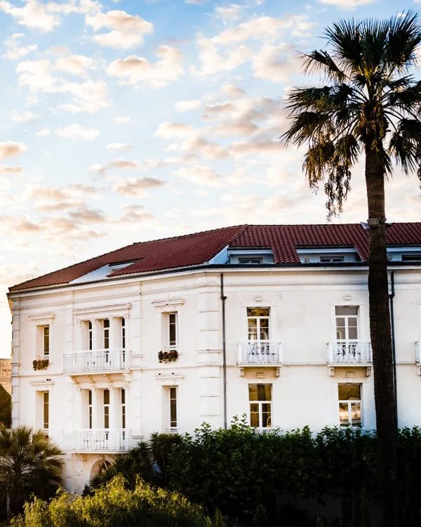 grand hotel des sablettes facade