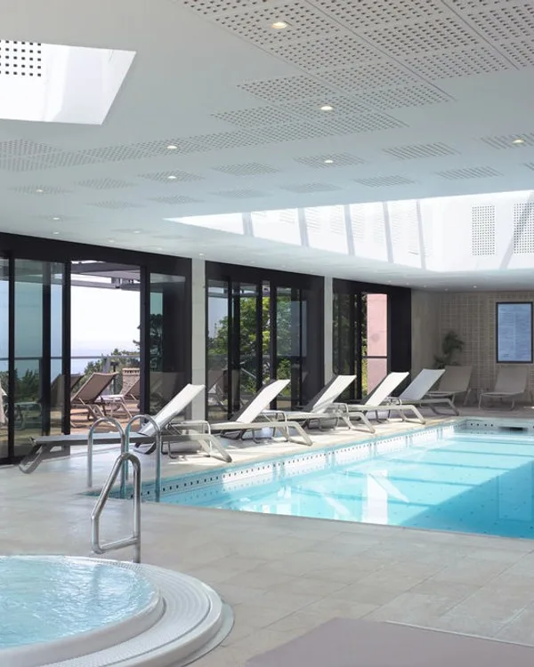 Agapa Hôtel, le jacuzzi dans l'axe des 7 îles sur la Côte de Granit Rose