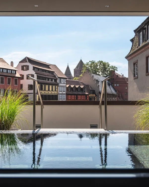 Regent Petite France, un jacuzzi sur les canaux du vieux Strasbourg
