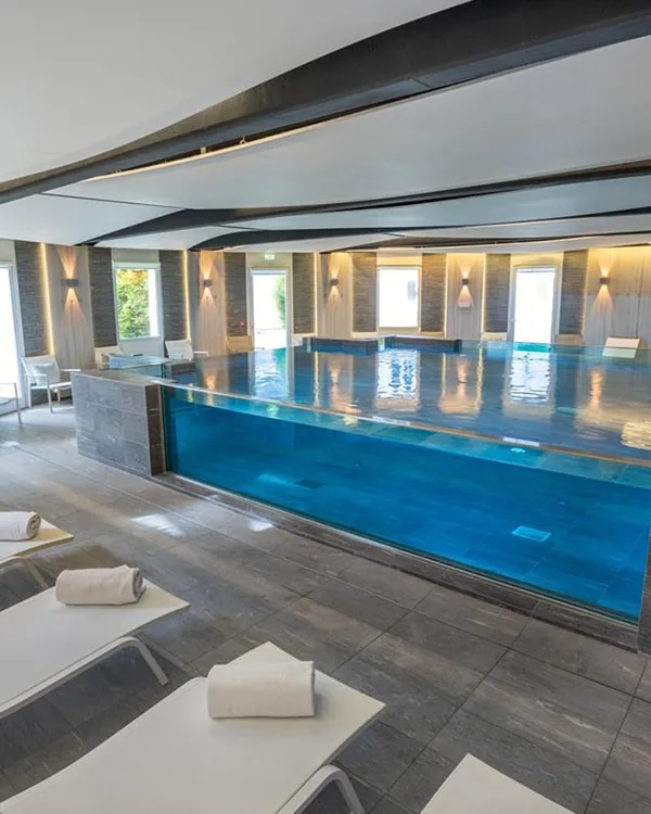 imperial palace piscine