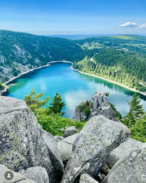 Le lac de Gérardmer, l'échappée côté lorrain