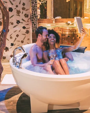 Nuit en amoureux insolite : hébergements avec spa privatif