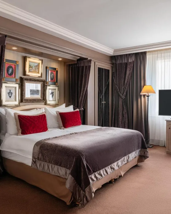 Royal Manotel, photo 1