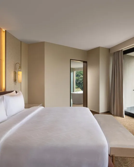 The Golden Crown Hotel, photo 4