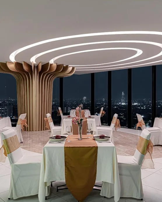 Whiz Luxe Hotel Spazio Surabaya, photo 6