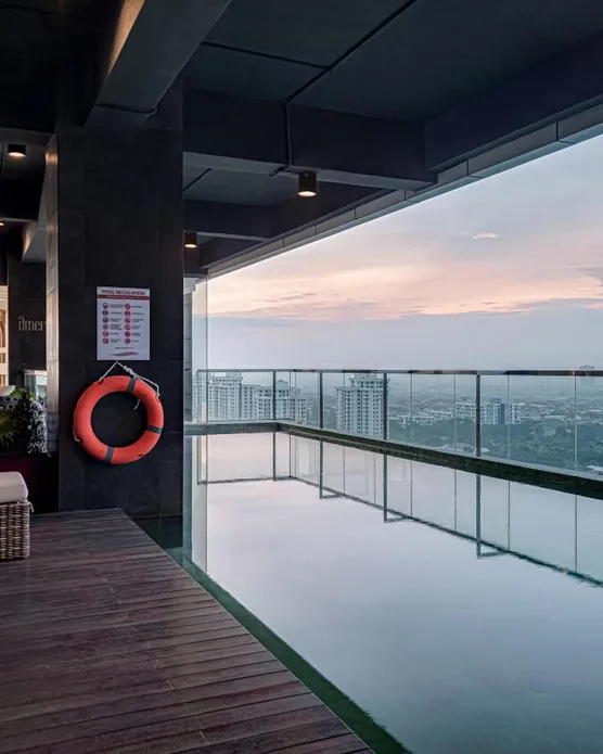 Whiz Luxe Hotel Spazio Surabaya, photo 7