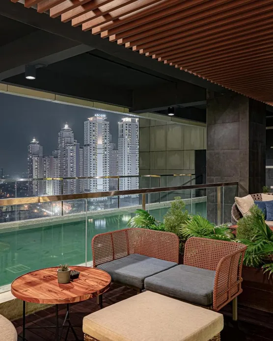 Whiz Luxe Hotel Spazio Surabaya, photo 1